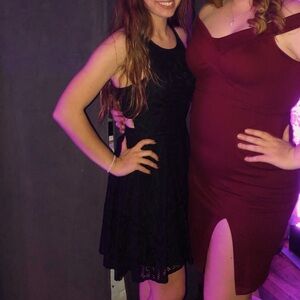 Lulu’s Daisy Date Black Lace Dress